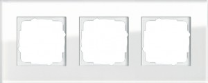 Gira Ramka potrójna Gira Esprit Szkło białe 021312