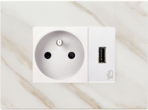 Vimar Eikon Exé - Gniazdo z bolcem + ładowania USB biały, ramka 3M gres marmurkowy biel Calacatta