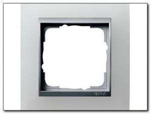 Gira Ramka pojedyncza do aluminiowych Gira Event Opaque biały 021150