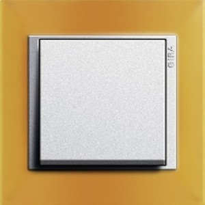 Gira Event Opaque - Przełączniki pojedynczy uniwersalny bursztynowy, kolor aluminium 010600-021169-029626